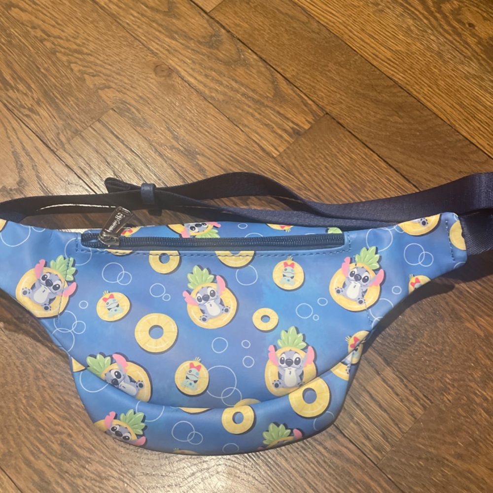 Loungefly x Disney Lilo And Stitch Pineapple Floaty Stitch Fanny Pack (HARDTAG) - Picture 15 of 15